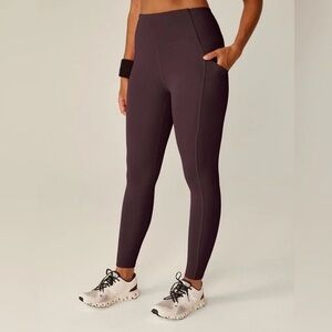 High-Waist Pocket Leggings in Deep Plum
